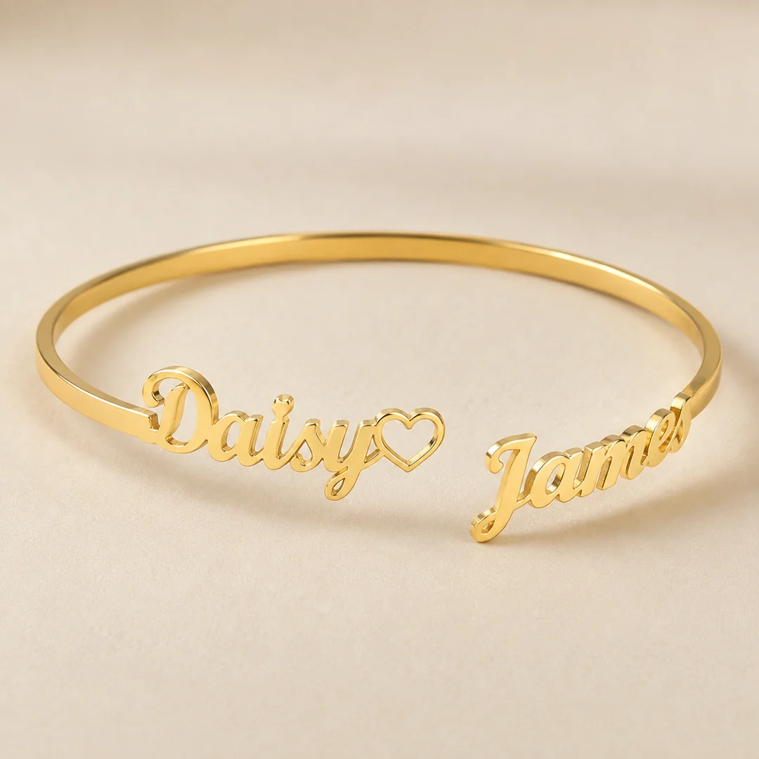 Couple Name With Heart Kada macro close-up – personalized jewellery