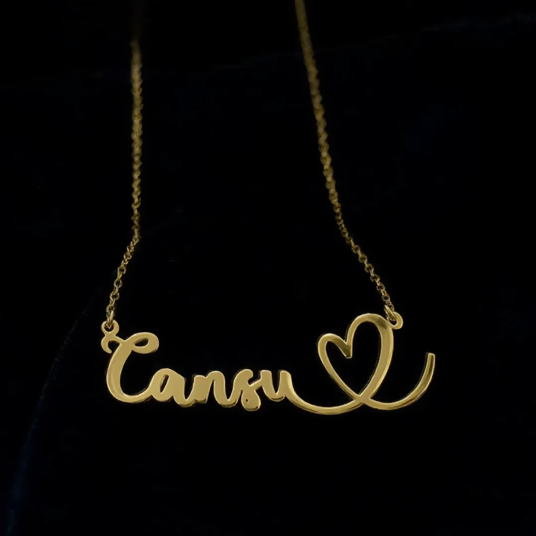Curvy Heart Name Necklace – Cansu hero product image