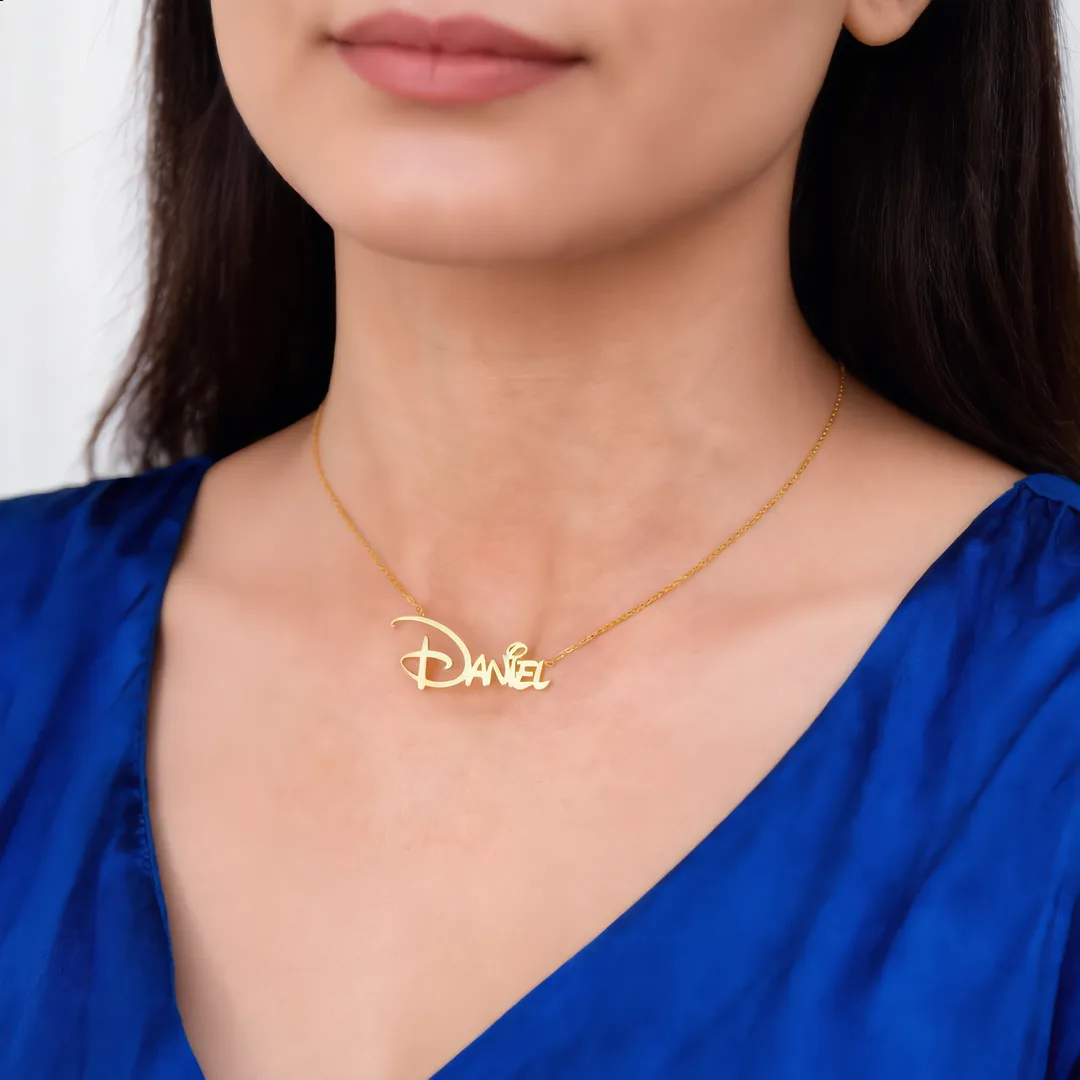 Dazzy Name Pendant – DANIEL neck product image