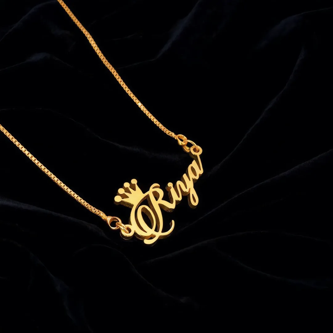Crown Name Necklace Riya – black velvet hero