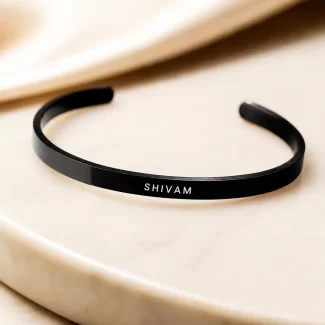 Black Personalized Engraved Name Kada macro close-up – personalized jewellery
