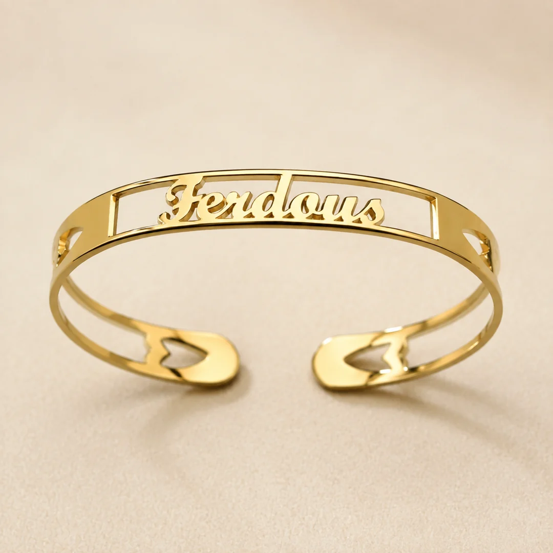 Box Style Name Kada macro close-up – personalized jewellery