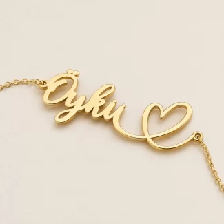 Designer Heart Name Bracelet macro close-up – personalized jewellery