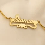 Heart & Crown Design Name Bracelet macro close-up – personalized jewellery