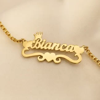 Heart & Crown Design Name Bracelet macro close-up – personalized jewellery