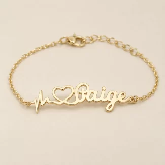 Heartbeat Name Bracelet macro close-up – personalized jewellery