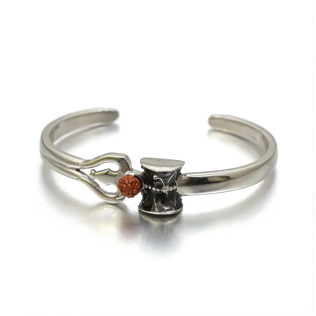Silver OM Designer Cuff Kada clean studio view