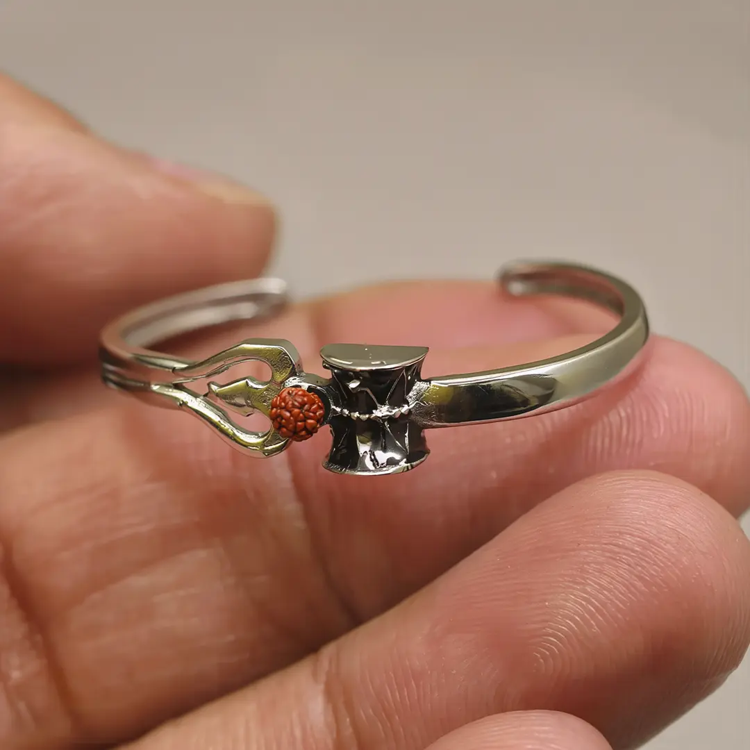 Silver OM Designer Cuff Kada hand-held detail view