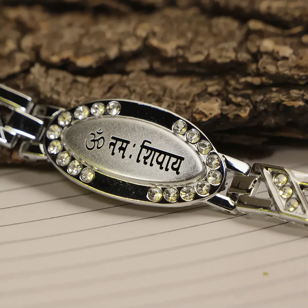 Silver Om Namah Shivay Diamond Bracelet macro craftsmanship close-up