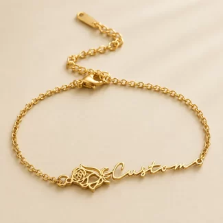 Rose Signature Name Bracelet macro close-up – personalized jewellery