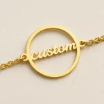 Round Name Bracelet macro close-up – personalized jewellery