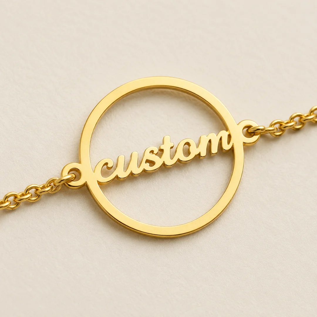 Round Name Bracelet macro close-up – personalized jewellery
