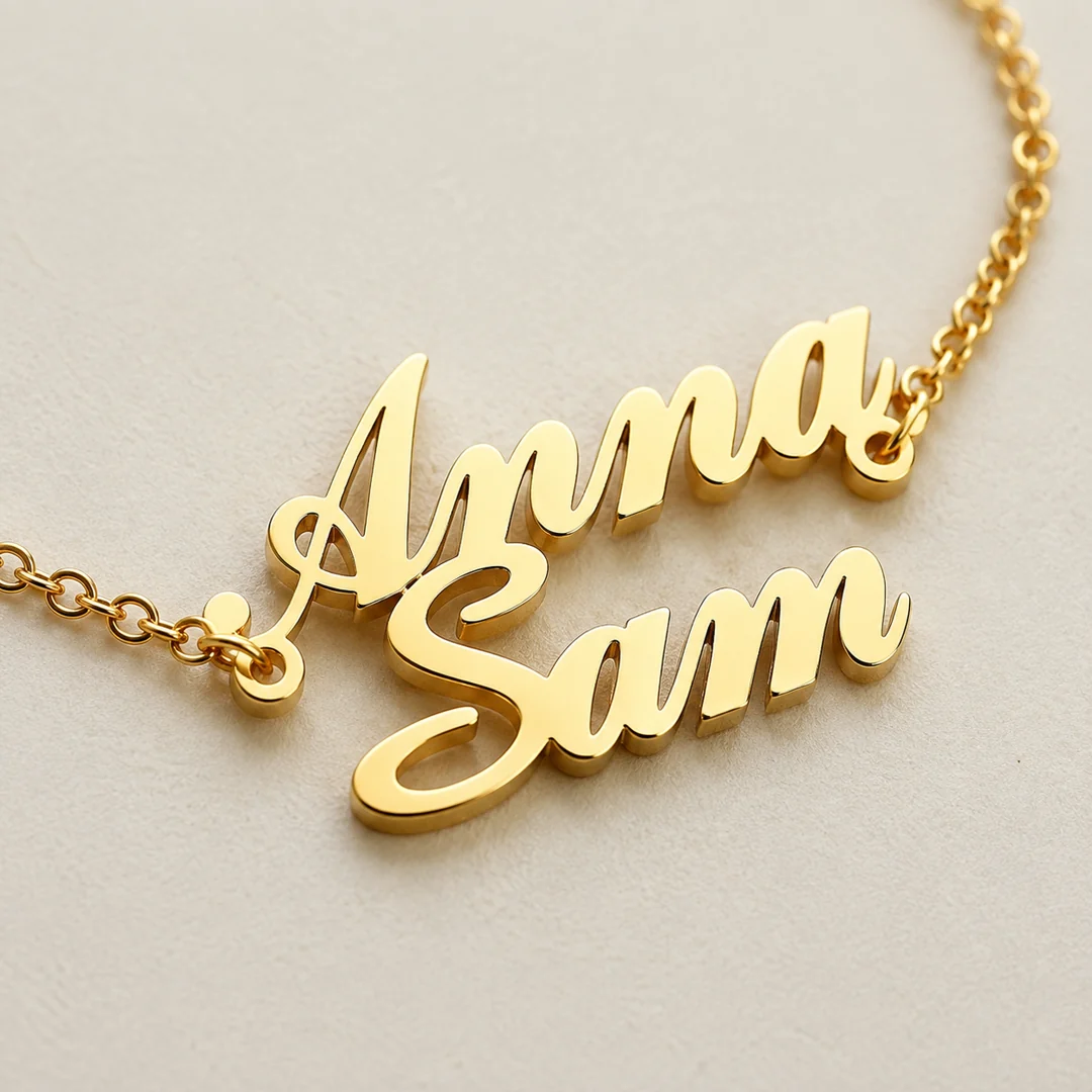 Simple Couple Name Bracelet macro close-up – personalized jewellery