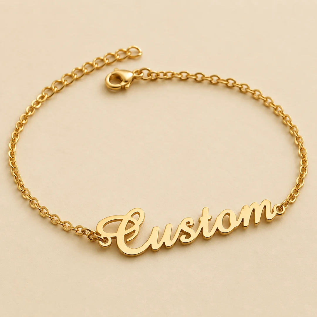Simple Name Bracelet macro close-up – personalized jewellery